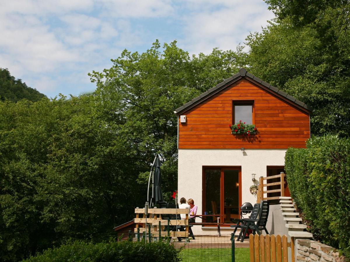 Cottage With A Terrace And A View Of The Valley 艾韦 外观 照片