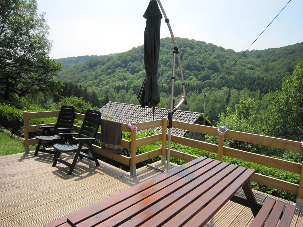 Cottage With A Terrace And A View Of The Valley 艾韦 外观 照片